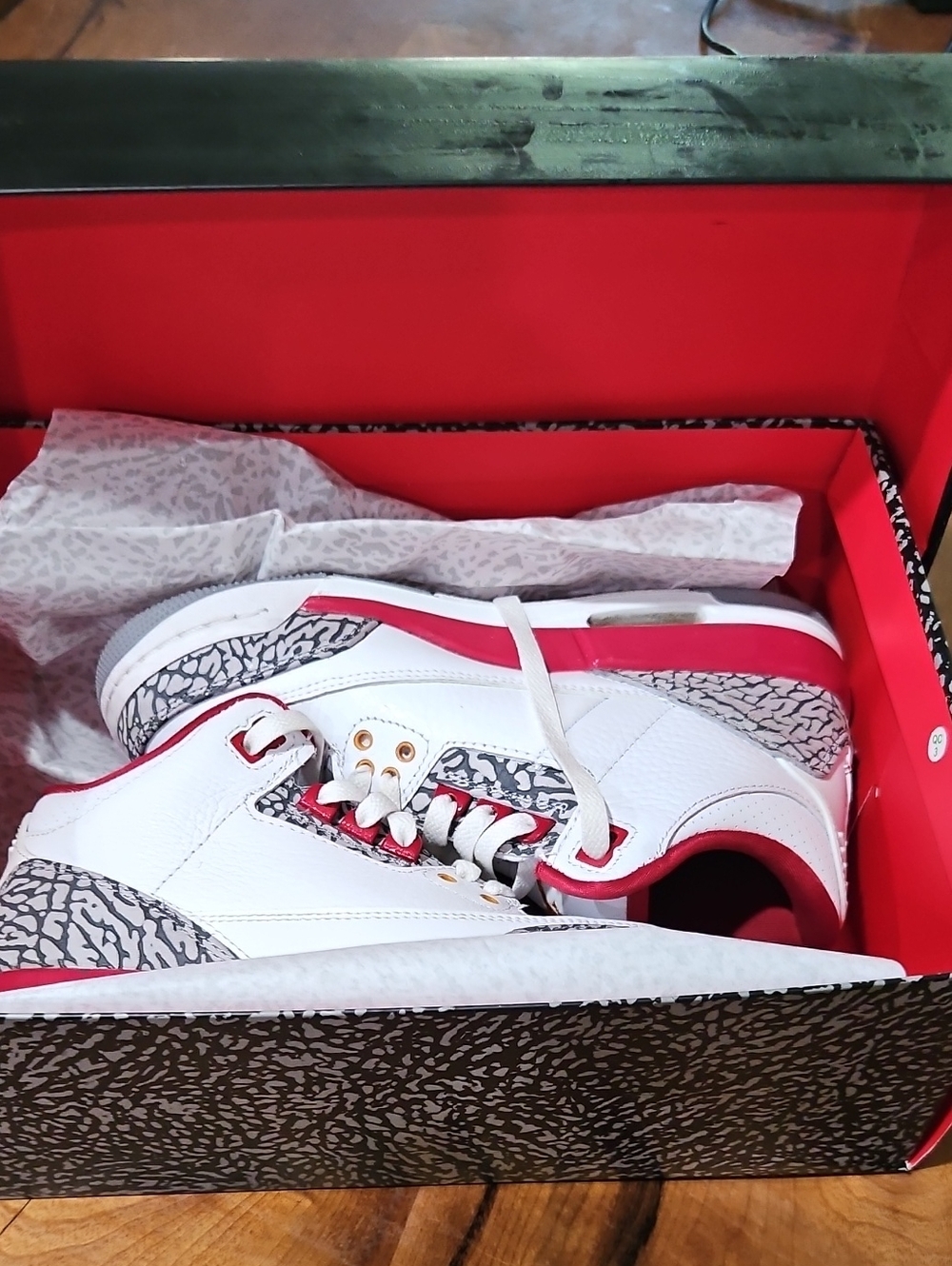 Jordan 3 Retro Mid White and Red Basketball Shoes Elephant Print  Sz 5.5y =7wmns